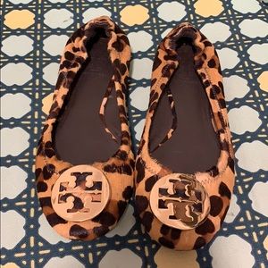 Tory Burc cheers print flats
